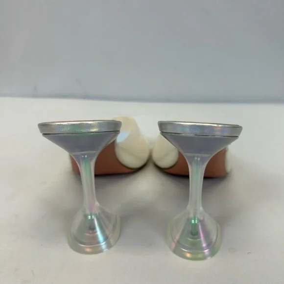 Amina Muaddi

Lupita PVC Mules - Picture 4 of 7